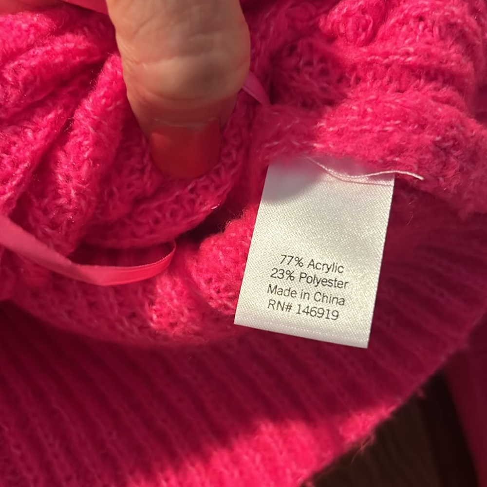 SO Sweater - Picture 3 of 4